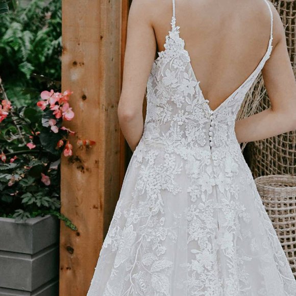 Essense of Australia A-Line Sparkling Lace Wedding Dress - Picture 5 of 10